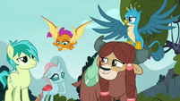 Ocellus' friends amused by her comment S8E2