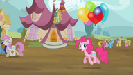 S02E20 Pinkie niesie baloniki