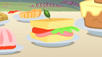 Sandwich with meat? S1E22