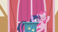 Twilight pushes Pinkie off the podium S1E04