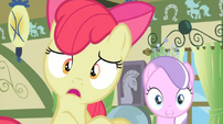 Apple Bloom surprised by Granny Smith's arrival S2E12