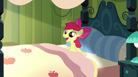 Apple Bloom wakes up from bed S5E04