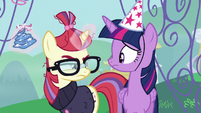 Moon Dancer crumples her party hat S5E12