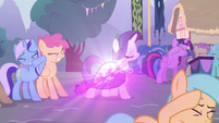 Rarity's coat is too bright S4E16