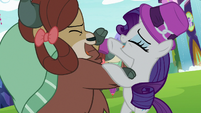 Rarity and Yona singing together S9E7