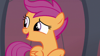 Scootaloo looks at other Hippogriffs S8E6