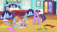 Twilight -you're coming with me now!- S4E24