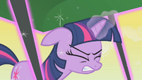 Twilight losing control of her magic S1E11