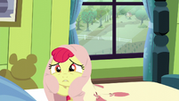 Apple Bloom wraps herself in her bedsheets S5E4