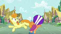 Golden Harvest jumping out of Scootaloo's path S3E6
