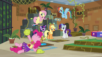 Pinkie continues to cheer her friends on S7E2