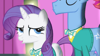 Rarity looking at Big Mac S4E14