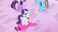 Rarity quickly notices her Spikey-Wikey.