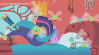 Twilight falling out of bed S1E10