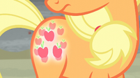 Applejack's cutie mark glows S5E02