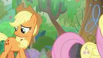 Applejack looking for foal's-breath S8E23