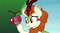 ♫ And shiny apples... ♫