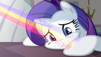 Rarity notices shimmering gem lights S5E14