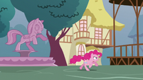 Pinkie Pie galloping to Town Hall S5E19