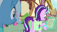 Starlight notices her bracelet go off again S9E11