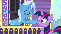 Trixie boops Twilight on the nose S6E25