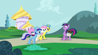 Minuette, Twinkleshine and Lemon Hearts invite Twilight S5E12