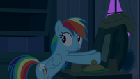 Rainbow Dash hears something behind her S6E15