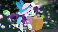 Rarity and Spike share a warm hug S9E19