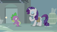 Rarity points at herself S4E23