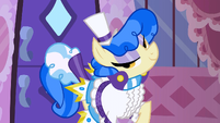 "Sapphire Shores! The pony of pop!"