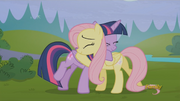 S05E23 Przytulone Twilight i Fluttershy