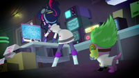 Spike watches Twilight Sparkle work SS5