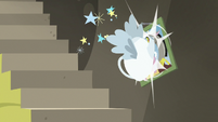 Teapot crashes into photo of Fluttershy and Discord S7E12