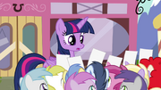 Twilight being begged for autographs S4E15