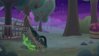 Apple Bloom's helmet on the ground S9E10