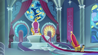 Celestia and Luna's thrones replaced with Twilight's S9E24