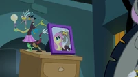 If it wasn't for the suspicious music and Tirek right over there, this would've been a cute picture.