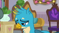 Gallus hangs head in disappointment S8E16