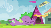 Spike trips over S4E22