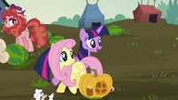 Twilight tells Fluttershy to come on S5E23