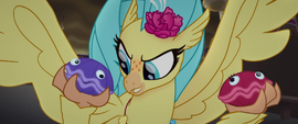 Hippogriff Skystar holding Shelly and Shelly MLPTM