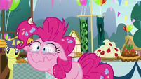 Pinkie Pie watching with anticipation S7E23