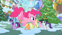 Pinkie with wheel feet S2E11