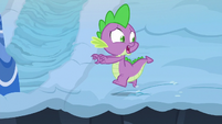 Spike running away from Thorax S6E16