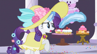 Rarity sneaking out S2E9