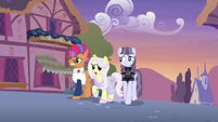 Starstreak, Lily, and Inky see Applejack approaching S7E9