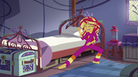 Sunset Shimmer assuming a karate pose EG4