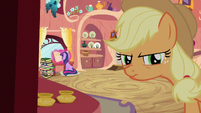 Applejack thinking up S3E9