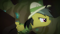 Daring Do looking at the artifact S6E13