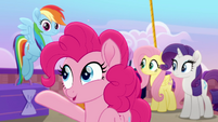 Pinkie "give Rainbow Dash an award" MLPRR